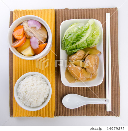 Chicken and herb soup in pot, Chinese food style. 14979875