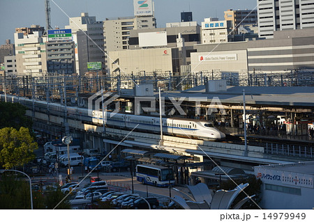 名古屋駅を発車する新幹線 名古屋駅を発車する新幹線 14979949