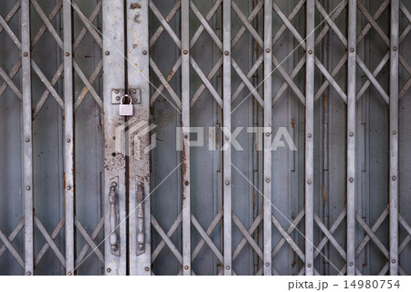 old door and hinge 2 14980754