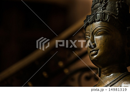 仏像の横顔の写真素材