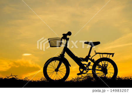 Mountain bike silhouette in sunrise Mountain bike silhouette in sunrise 14983207