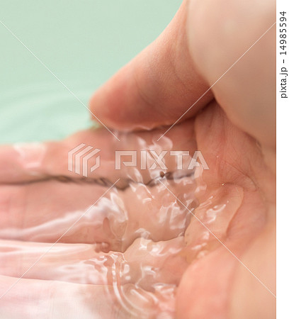 水 水 14985594
