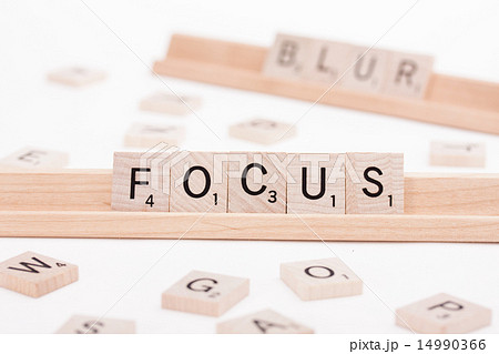 スクラブル文字：FOCUS & BLUR 14990366