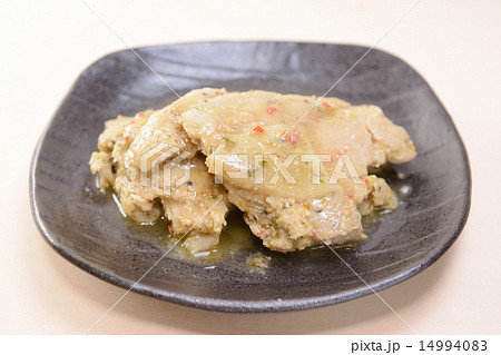 鶏もも肉のガーリックハーブオイル煮 鶏もも肉のガーリックハーブオイル煮 14994083