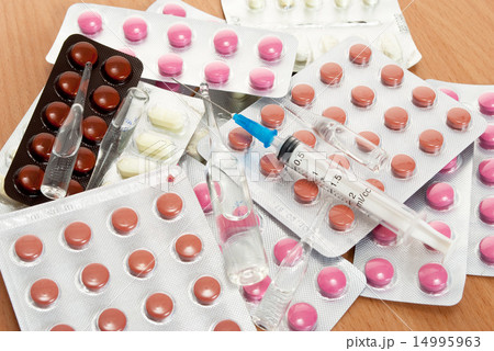 Syringe ampoule and tablets Syringe ampoule and tablets 14995963