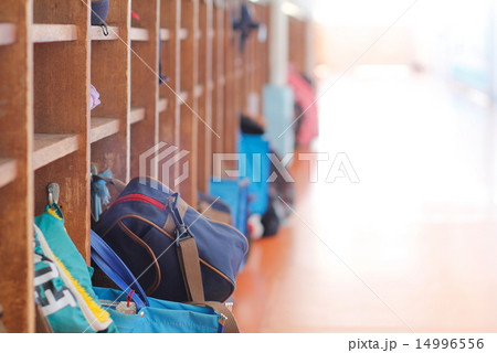 幼稚園の廊下 14996556