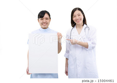 若い女医と看護師さんの白バックイメージ 15004461
