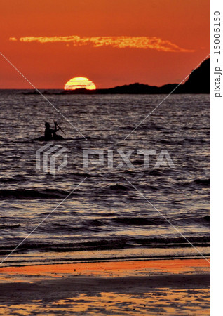 boat in the sunset of madagascar 15006150