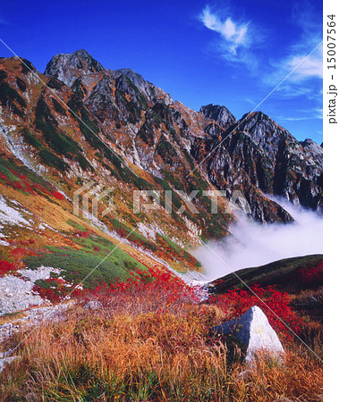 剣岳と紅葉の写真素材 [15007564] - PIXTA