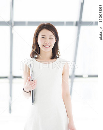若い女性 15008893