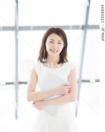 若い女性 15008894