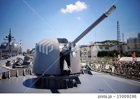 護衛艦 ゆうぎり　主砲・単装速射砲　（ 海上自衛隊 横須賀基地 ） 15009296
