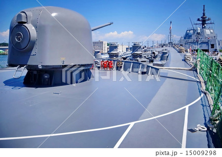 護衛艦 ゆうぎり　主砲・単装速射砲　（ 海上自衛隊 横須賀基地 ） 15009298