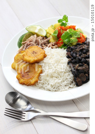 アロス・コン・フリホーレス・ネグロス 15010119