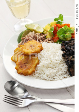 アロス・コン・フリホーレス・ネグロス 15010120