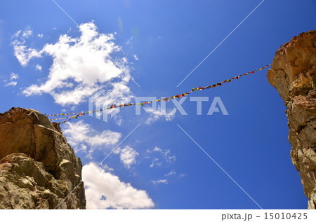 ヒマラヤ山脈のタルチョ 15010425