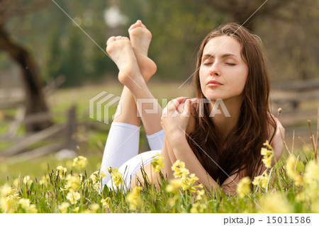 Young woman 15011586