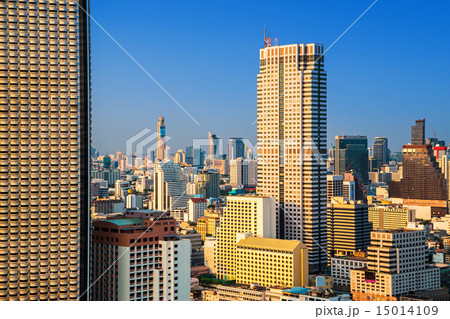 The city in the evening 15014109