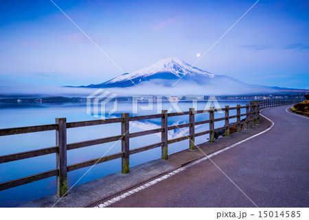 Mt.Fuji with Lake Yamanaka, Yamanashi, Japan 15014585