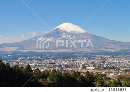 御殿場市から見た富士山 15018623