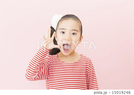 驚くポーズの女の子 驚くポーズの女の子 15019246