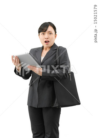 20代のセールスウーマンの白バックイメージ 15021579