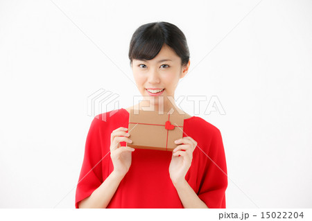 プレゼント・若い女性 15022204
