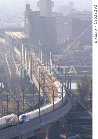 高台より北陸新幹線を撮る 15023292