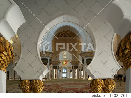 Abu Dhabi Sheikh Zayed White Mosque in UAE 15023761