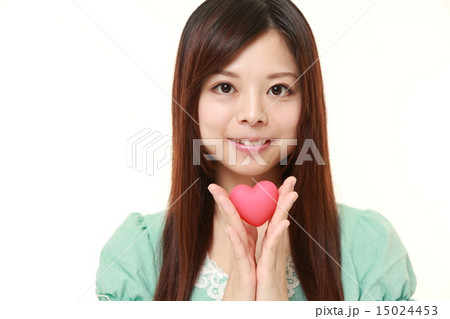 ハートのある女性 15024453
