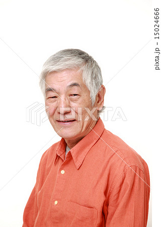 笑顔の高齢者 15024666
