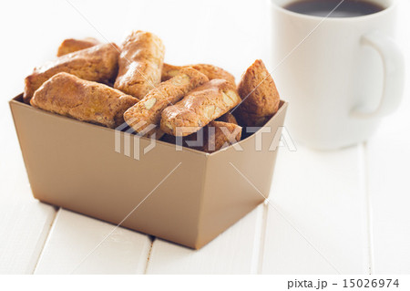 almond cookies 15026974