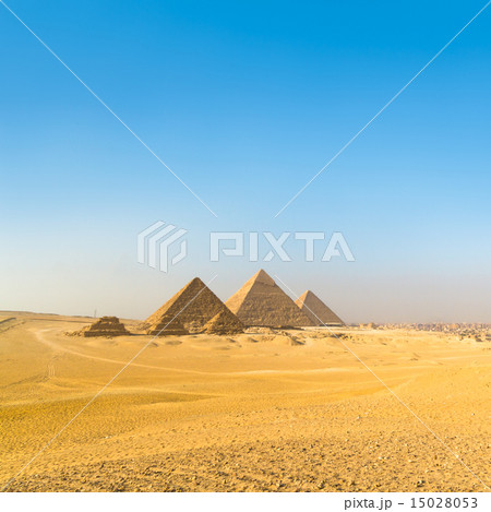 Great pyramids in Giza valley, Cairo, Egypt 15028053