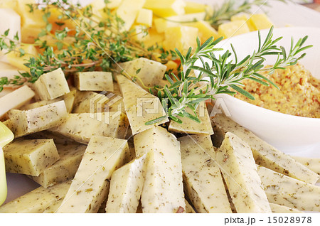 ハーブチーズを盛り合わせて 15028978