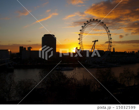 ロンドンの夕焼け ロンドンの夕焼け 15032599