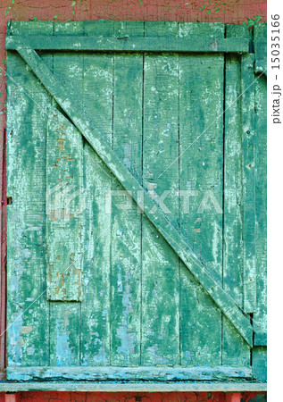 cracked old door 15035166