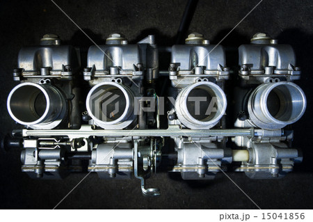 オートバイのエンジンパーツ 15041856