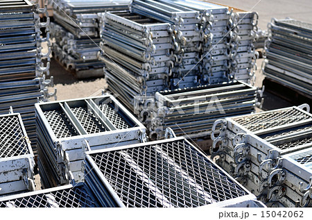 足場鳶材料:資材置き場:くさび緊結式足場 足場鳶材料:資材置き場:くさび緊結式足場 15042062