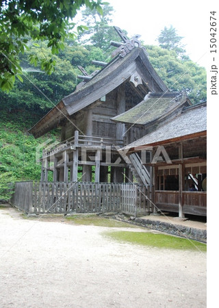 神魂 かもす 神社の本殿 松江市大庭町 島根県 の写真素材 15042674 Pixta