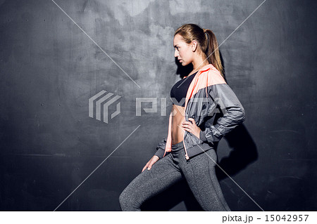 young fitness woman 15042957