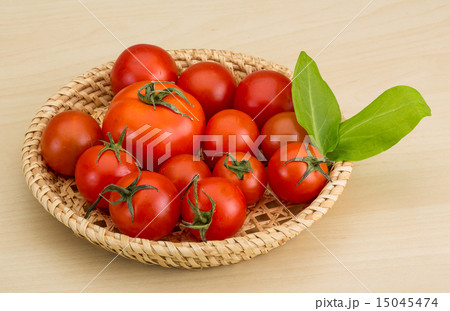 Cherry tomatoes 15045474