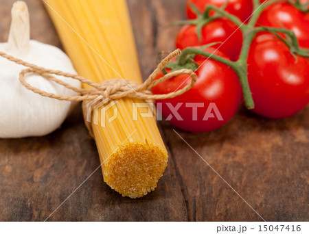 Italian basic pasta ingredients Italian basic pasta ingredients 15047416