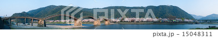 錦帯橋と岩国城 15048311