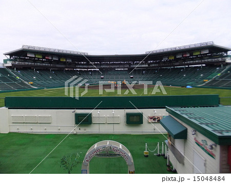 甲子園球場のバックスクリーンからグラウンドの写真素材