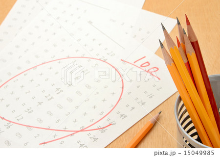 教育イメージ―満点のテストと鉛筆 教育イメージ―満点のテストと鉛筆 15049985
