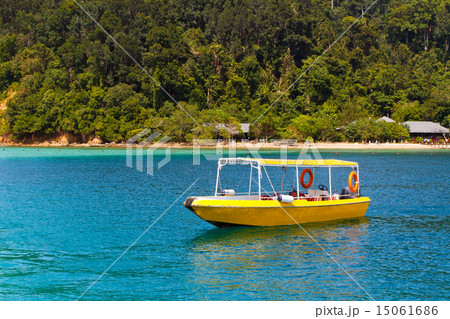 Yellow boat  15061686