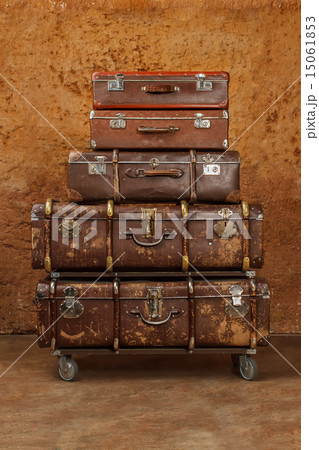 Vintage brown suitcases 15061853