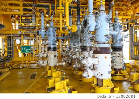 Oil and gas production slot on the platform Oil and gas production slot on the platform 15062681