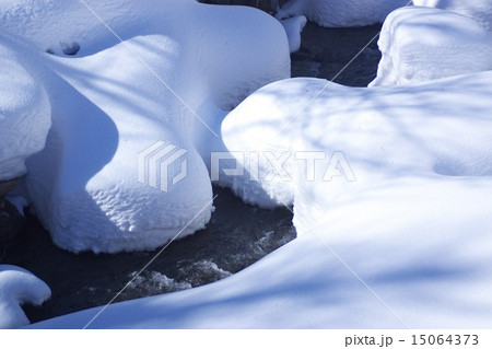 氷爆の絶景　アシリベツの滝 15064373