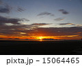 水平線からの朝日 15064465